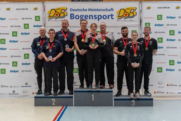 Siegerehrung der Compound Mannschaften bei der DM Halle 2026 in Berlin
